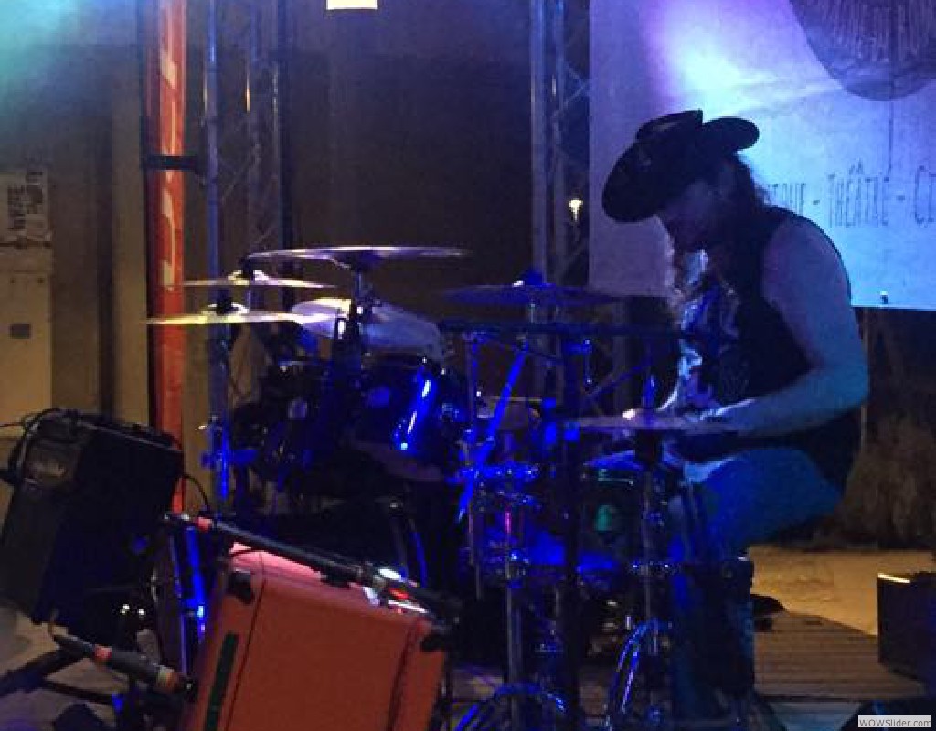 39883539_2107656602829117_8337406586762821632_n